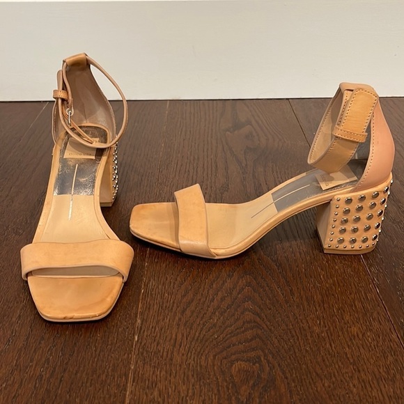 Dolce Vita Women’s Dorah Tan Studded Heel Sandals Size 7.5 - Picture 1 of 6